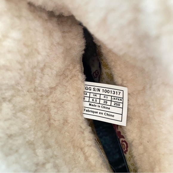 UGG Carnegie Cuffed Shearling Boots Black Suede Leather Platform Sz 8 - Picture 8 of 11